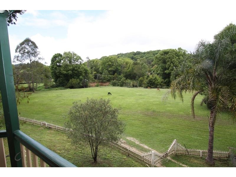 34 Meadow Pl, Uki NSW 2484