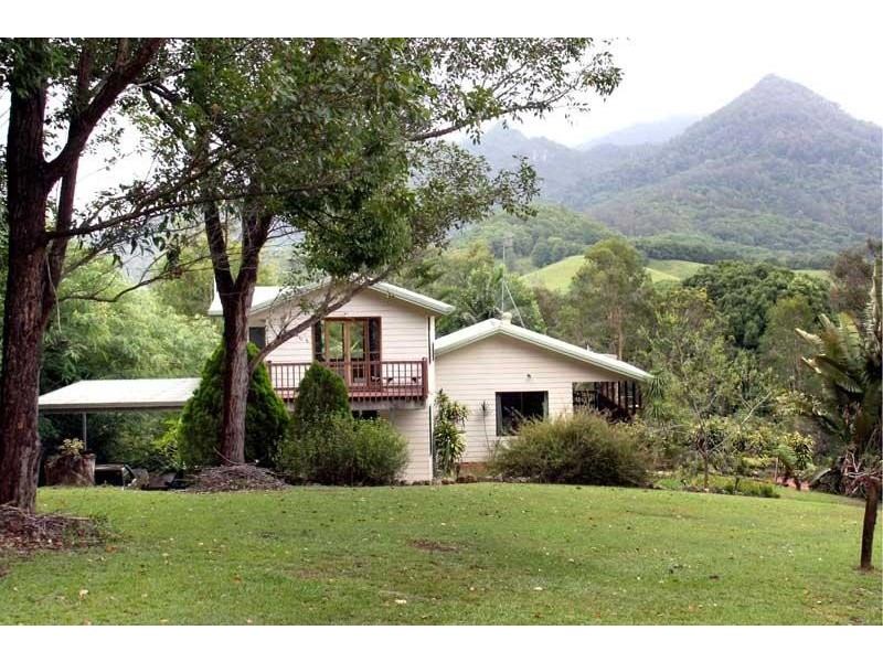 40 Meadow Pl, Uki NSW 2484
