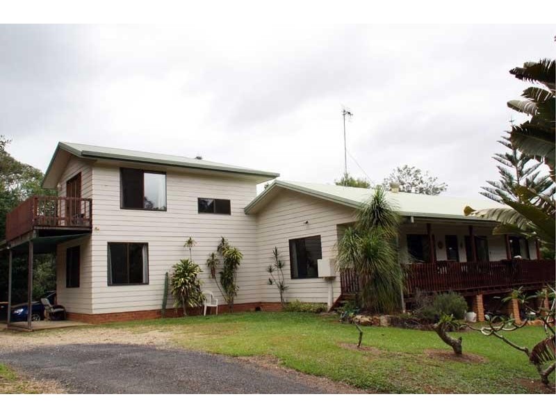 40 Meadow Pl, Uki NSW 2484