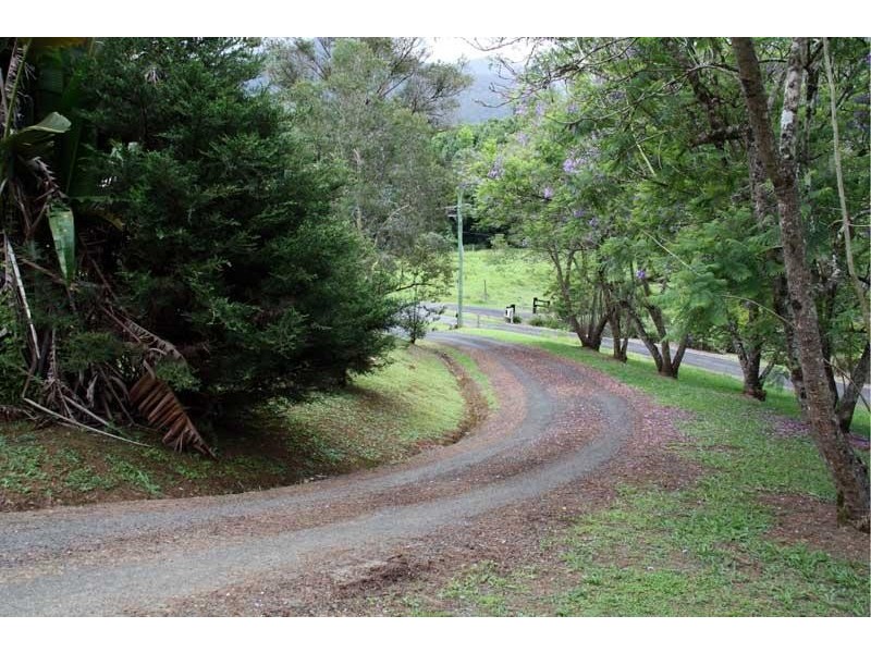 40 Meadow Pl, Uki NSW 2484