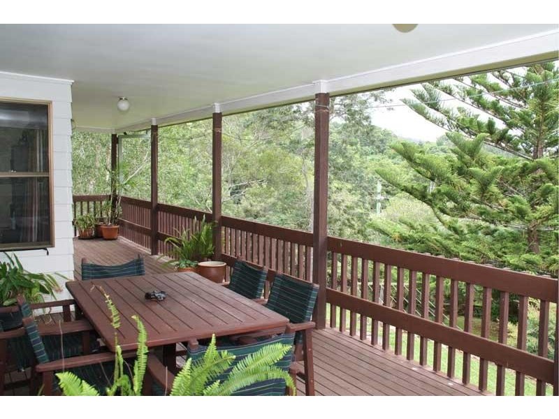 40 Meadow Pl, Uki NSW 2484