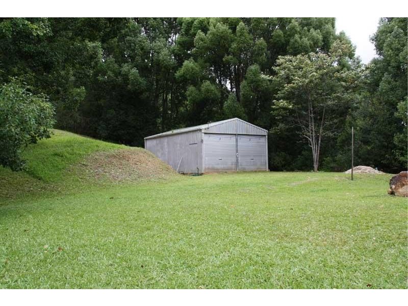 40 Meadow Pl, Uki NSW 2484