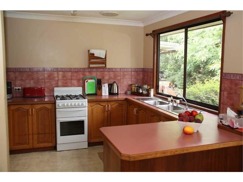 40 Meadow Pl, Uki NSW 2484