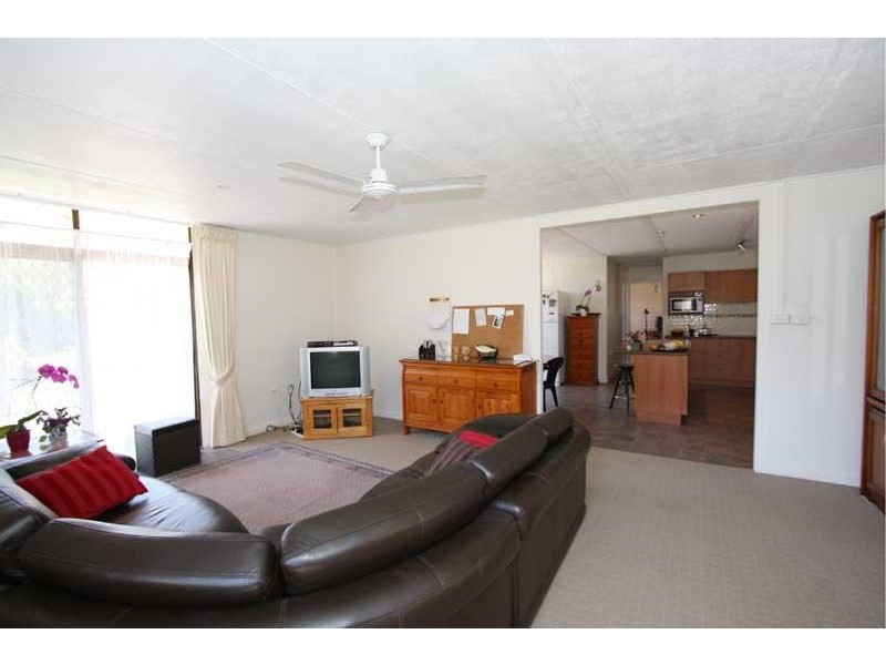 17 Tarcoola Lane, Uki NSW 2484