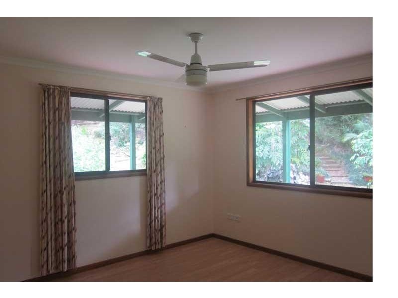 3 Sunrise  Pl, Uki NSW 2484