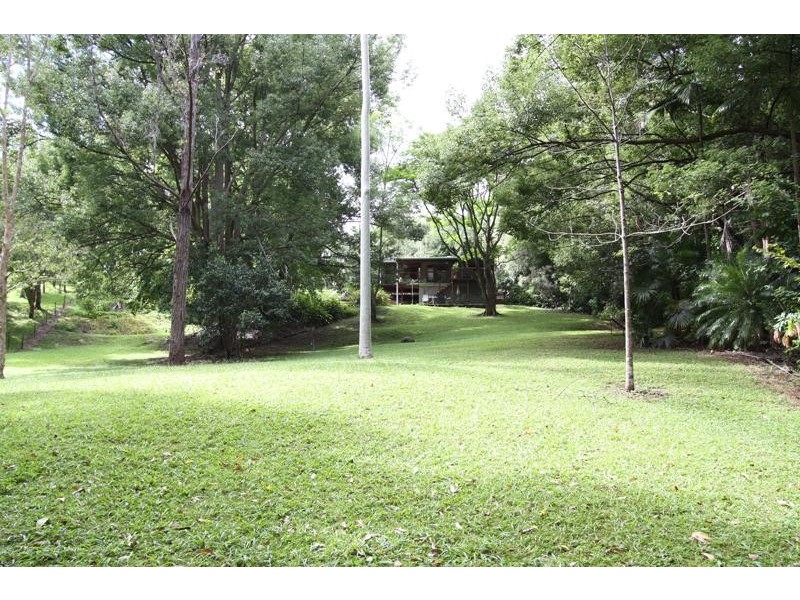 6 Chevell  Pl, Uki NSW 2484