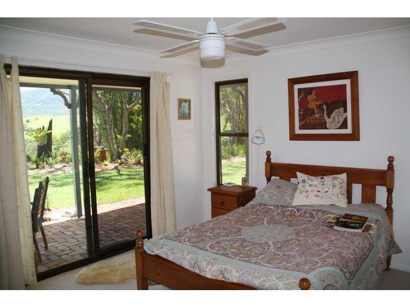 34 Birrigan Cl, Nobbys Creek NSW 2484