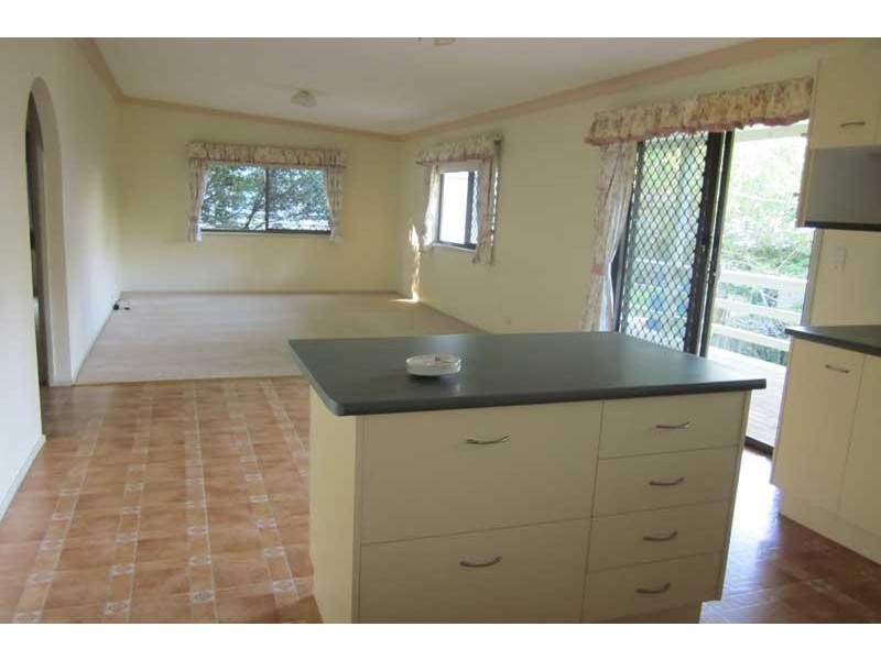 27 Warana Ave, Bray Park NSW 2484