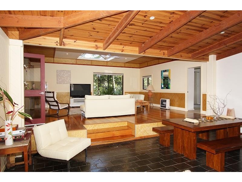 12 Malabar  Ave, Uki NSW 2484