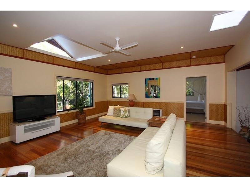 12 Malabar  Ave, Uki NSW 2484