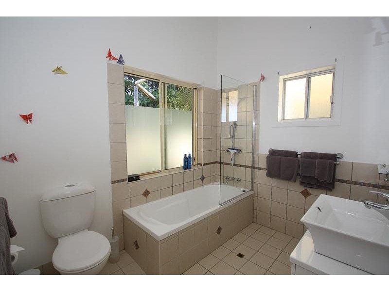 12 Malabar  Ave, Uki NSW 2484