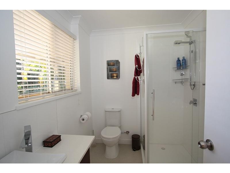 12 Malabar  Ave, Uki NSW 2484