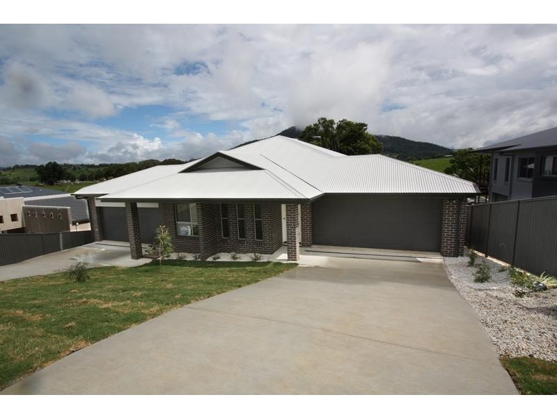 2/11 Auro Ct, Murwillumbah NSW 2484