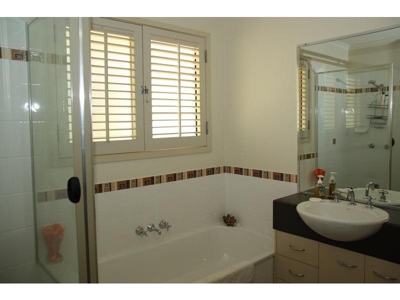 2 Tombonda Rd, Murwillumbah NSW 2484