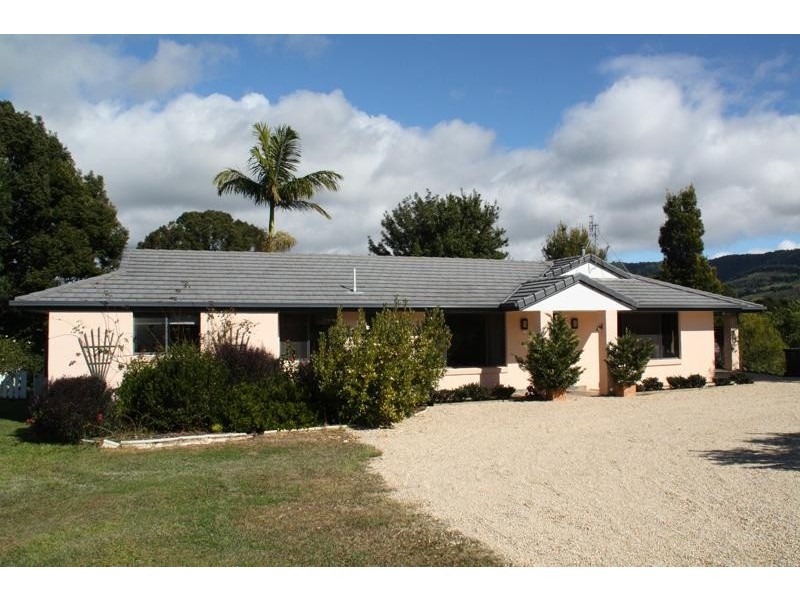 247 Richards  Devn, Dunbible NSW 2484