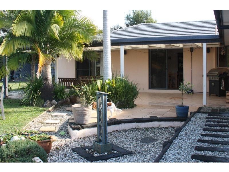 247 Richards  Devn, Dunbible NSW 2484