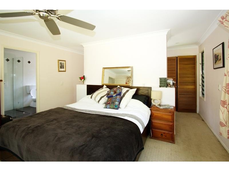 247 Richards  Devn, Dunbible NSW 2484