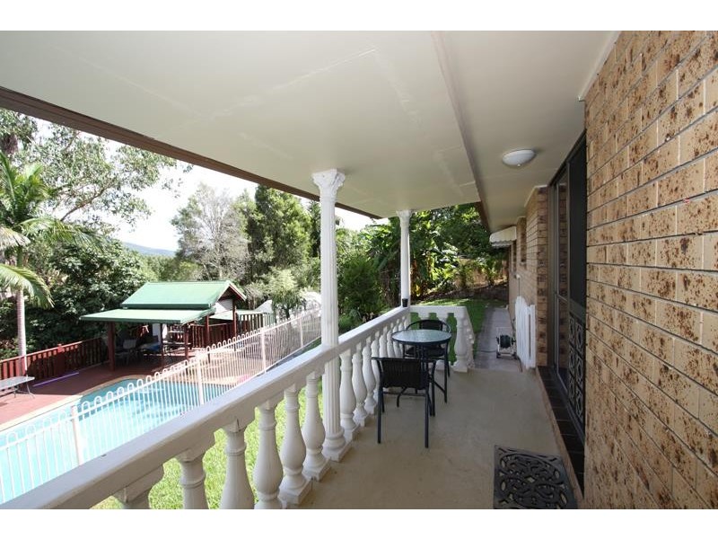 11 Mitchell St, Uki NSW 2484