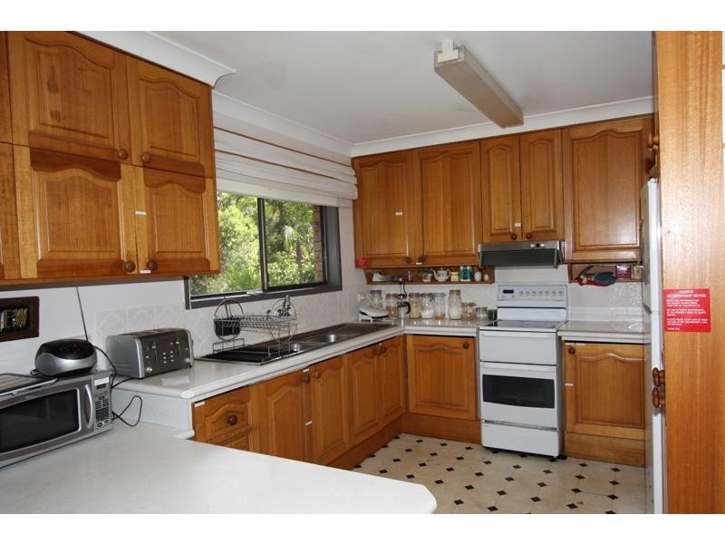 11 Mitchell St, Uki NSW 2484