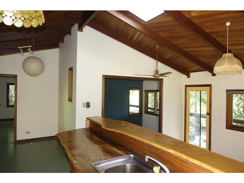 12 Sunrise Pl, Uki NSW 2484