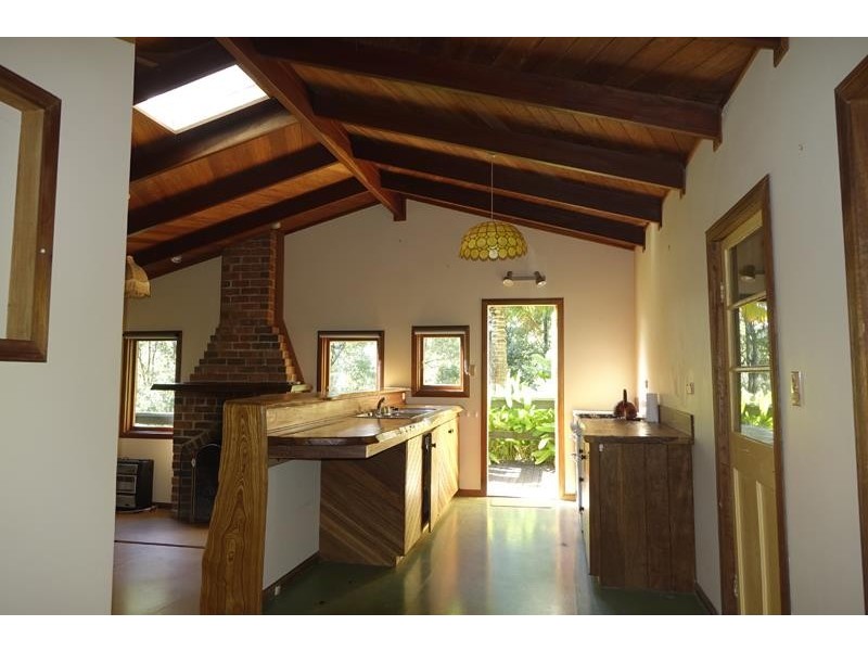 12 Sunrise Pl, Uki NSW 2484