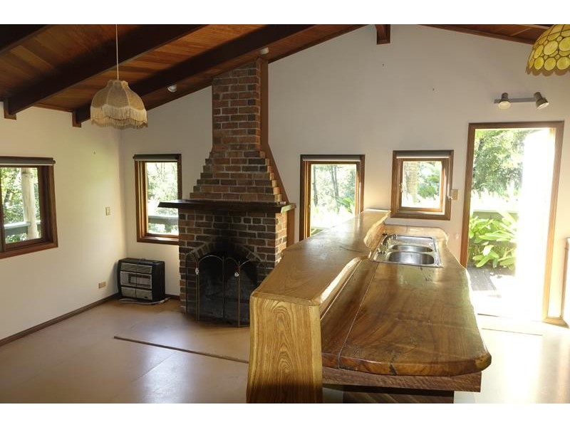 12 Sunrise Pl, Uki NSW 2484