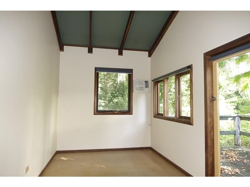 12 Sunrise Pl, Uki NSW 2484