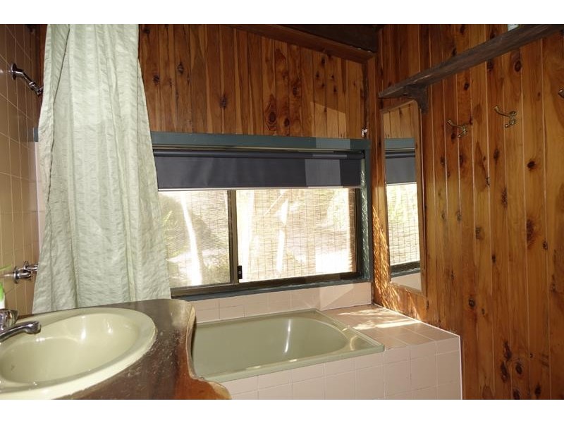 12 Sunrise Pl, Uki NSW 2484