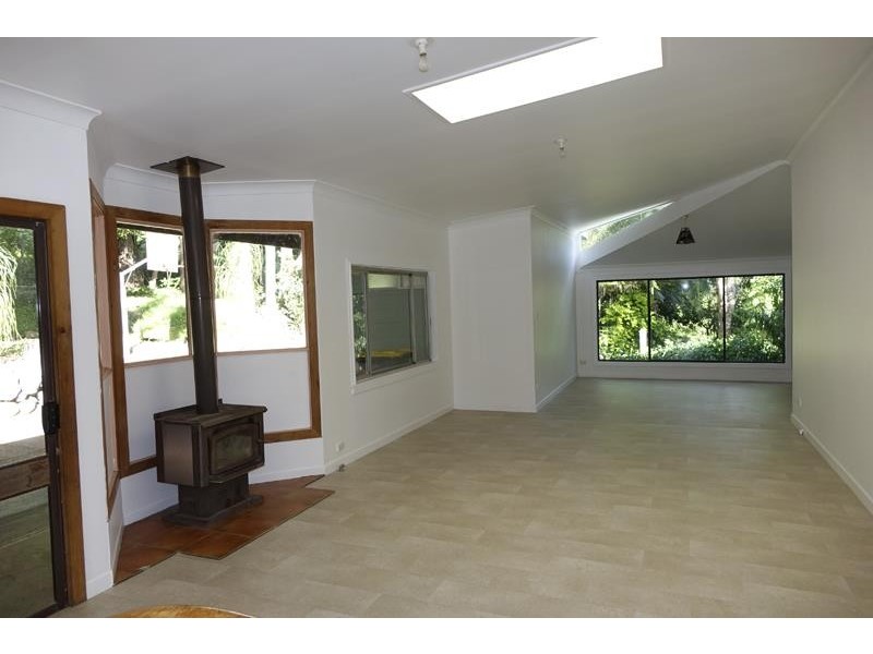 496 Rowlands Creek Rd, Uki NSW 2484