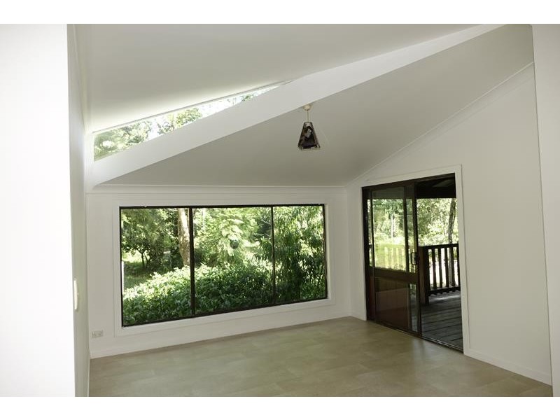 496 Rowlands Creek Rd, Uki NSW 2484