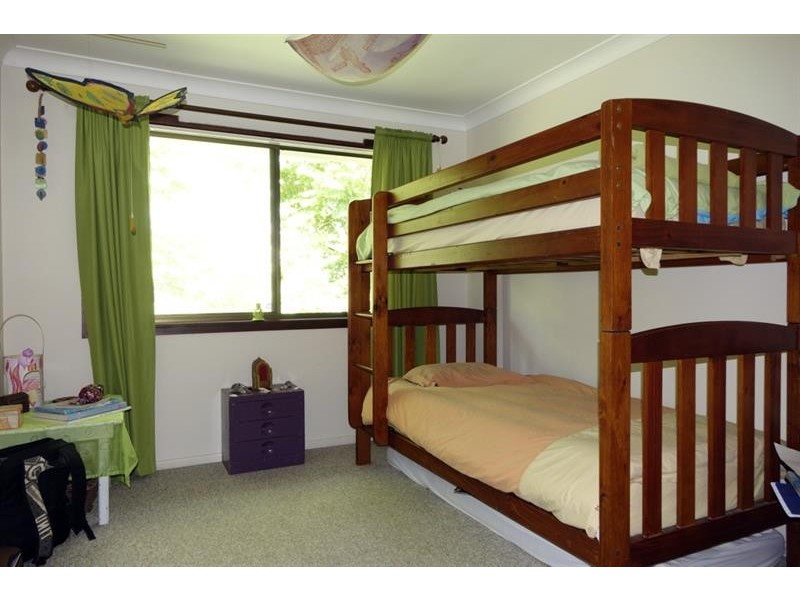 8 Blacksmiths Lane, Uki NSW 2484