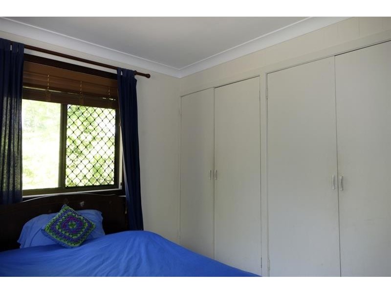 8 Blacksmiths Lane, Uki NSW 2484