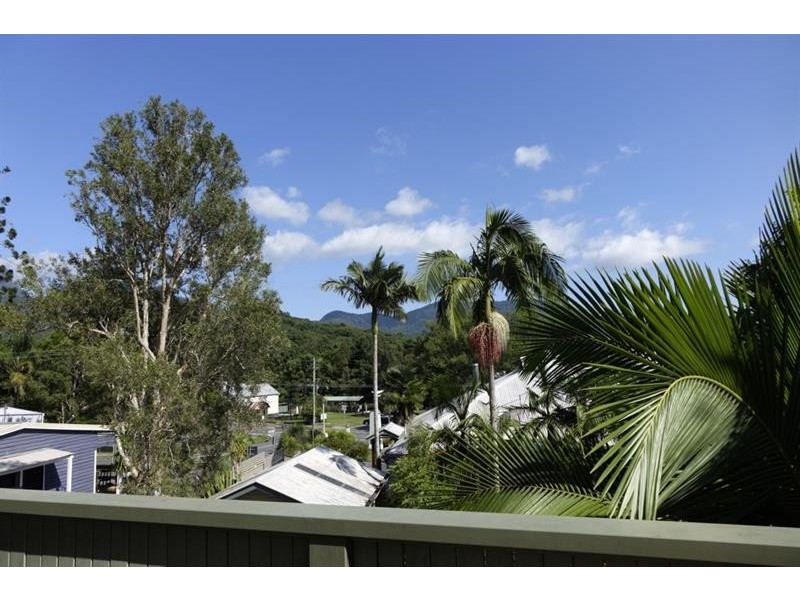 8 Blacksmiths Lane, Uki NSW 2484