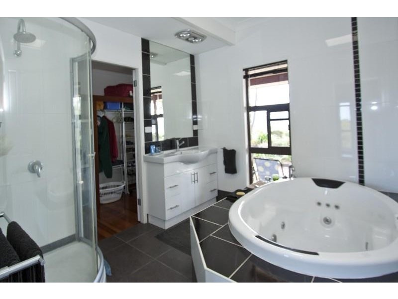 20 Farrants Hill Rd, Murwillumbah NSW 2484