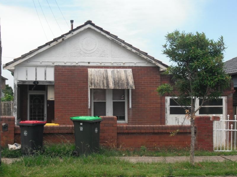 12 Dennis St, Lakemba NSW 2195