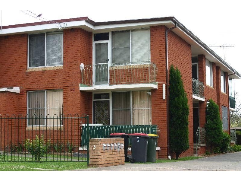 1/3 HOLLAND  St, Lakemba NSW 2195