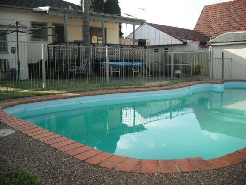 182  Cooriengah Heights  Rd, Engadine NSW 2233