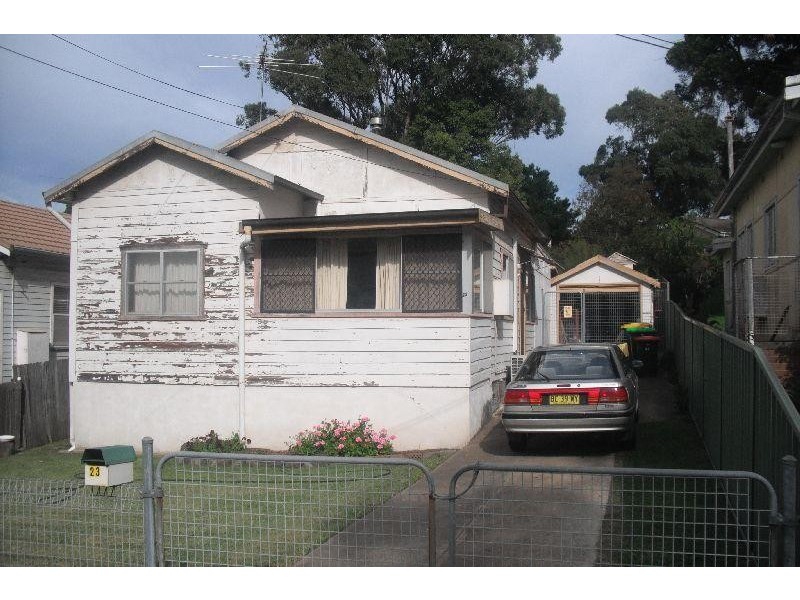 23 Nicoll St, Roselands NSW 2196