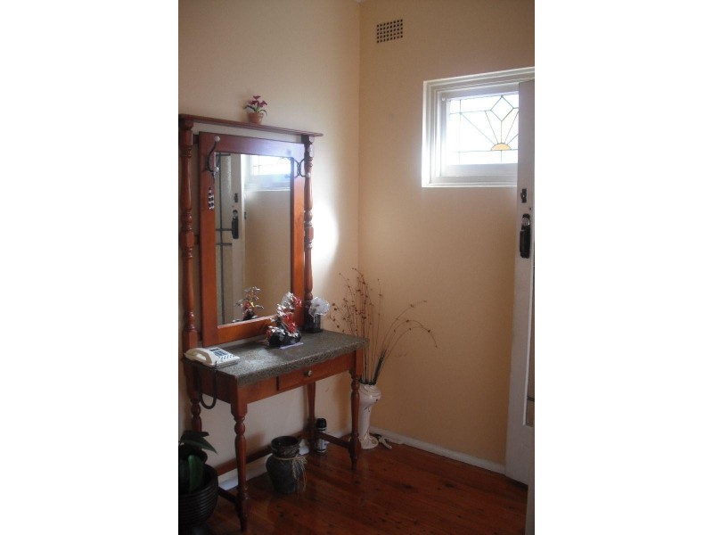 54  Defoe  St, Wiley Park NSW 2195