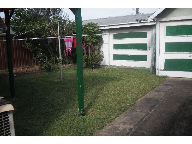 54  Defoe  St, Wiley Park NSW 2195