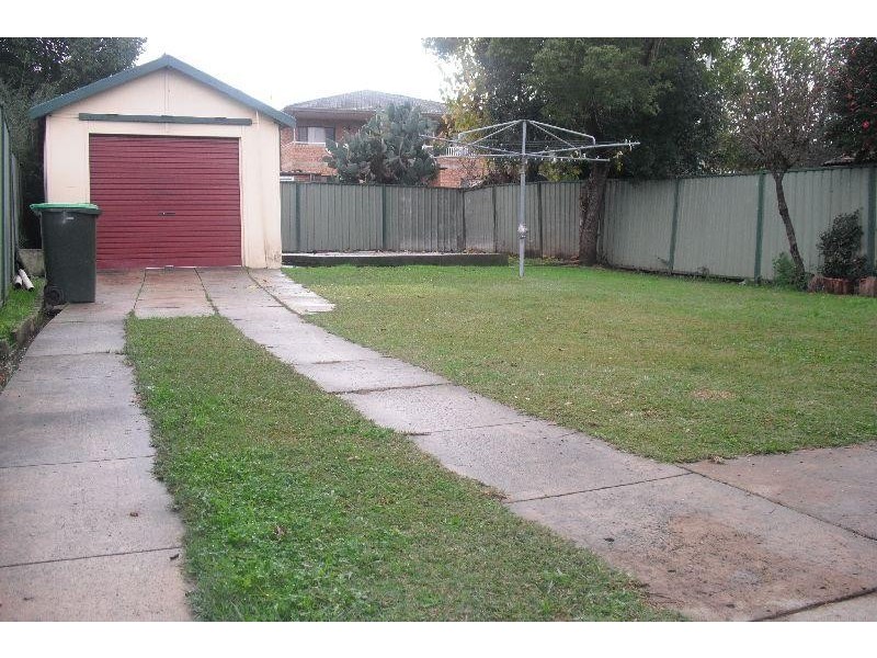 19 Yarran  St, Punchbowl NSW 2196
