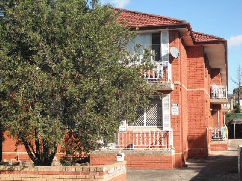 8/92 Hampden  Rd, Lakemba NSW 2195