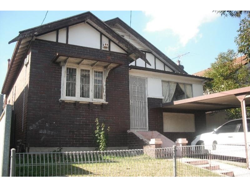 17 Wangee Rd, Lakemba NSW 2195