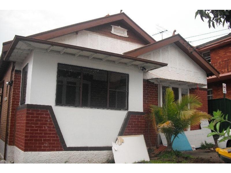 68 CROYDON St, Lakemba NSW 2195