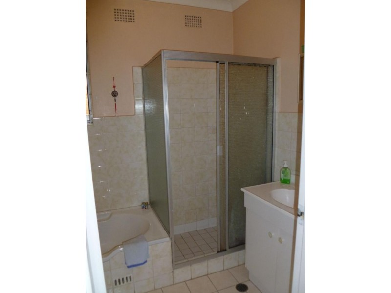 8/82 Wangee  Rd, Lakemba NSW 2195