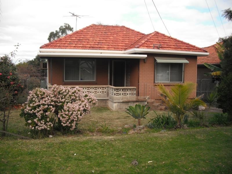 1/188 WANGEE Rd, Greenacre NSW 2190