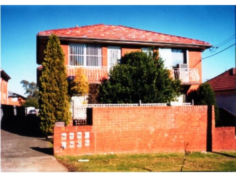 2/4 BOOREA Ave, Lakemba NSW 2195