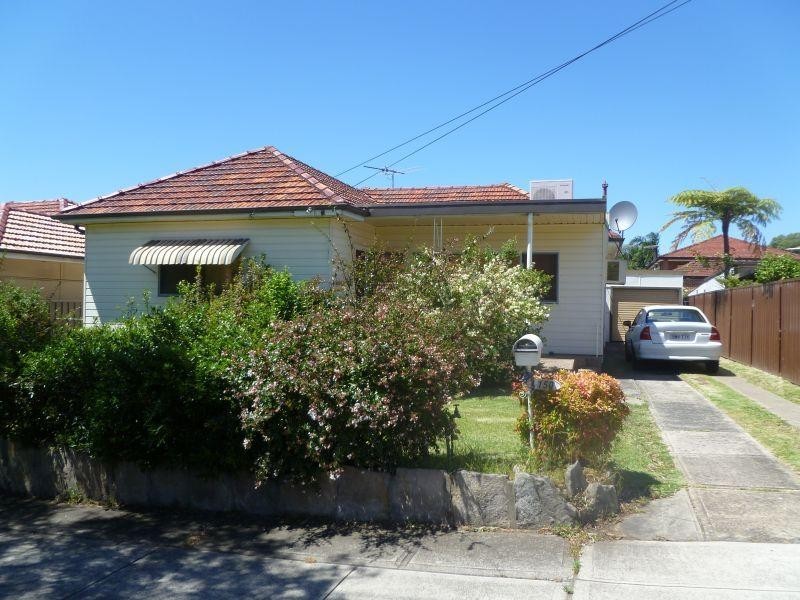 150 JUNO Pde, Greenacre NSW 2190