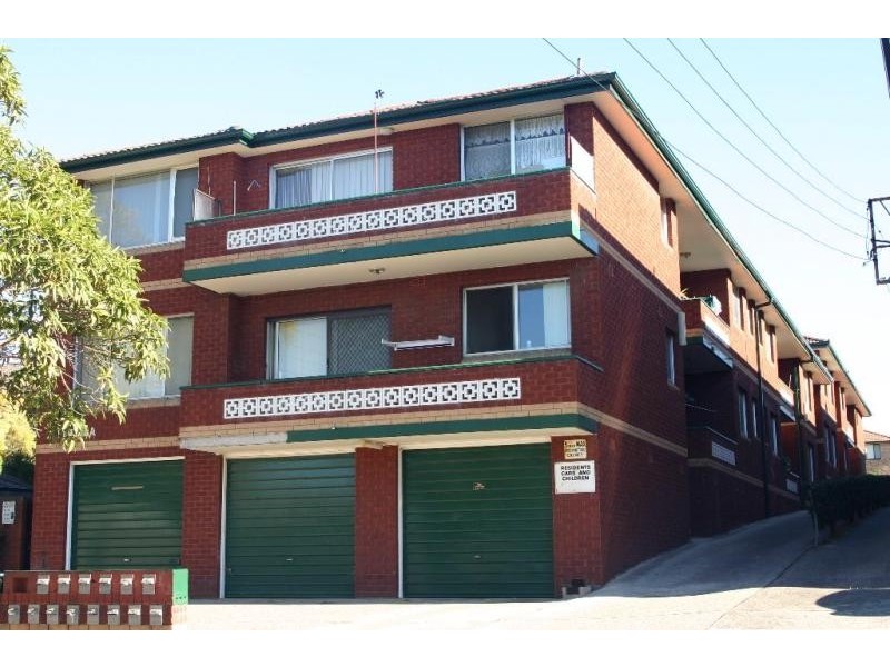 10/2 FAIRMOUNT  St, Lakemba NSW 2195