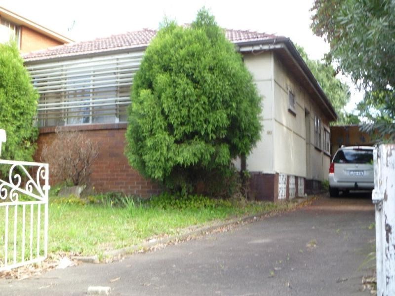 19 Chapel  St, Roselands NSW 2196